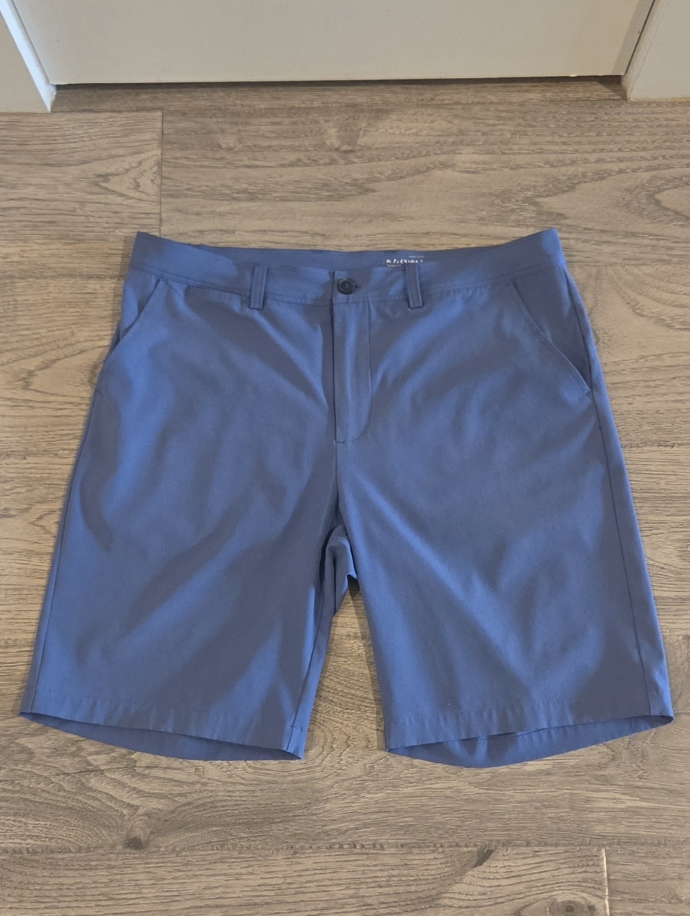 Mizzen + Main Harbour Performance Golf Shorts Light Blue - Size 34x9 - EUC